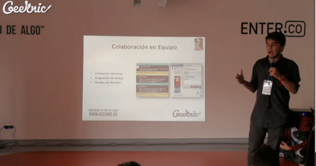 El sabio búho Dayro Quintero explica a los chicos de Geeknic cómo usar HootSuite para empezar movimientos digitales en pro de un objetivo. El sabio búho Dayro Quintero explica a los chicos de Geeknic cómo usar HootSuite para empezar movimientos digitales en pro de un objetivo.