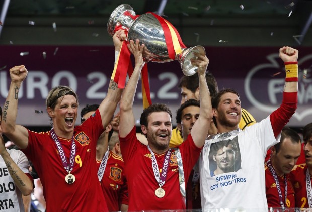 Juan Mata en Euro 2012 Juan Mata en Euro 2012 - Un artículo del periódico británico ‘Premium Times’