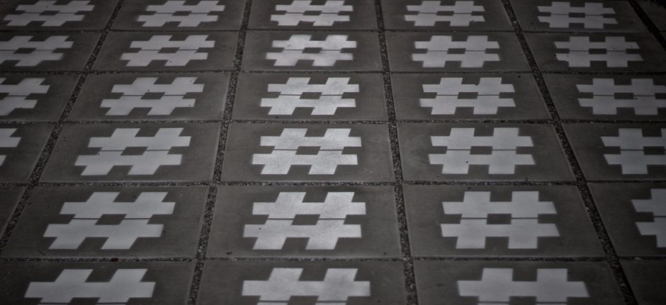 how to use hashtags